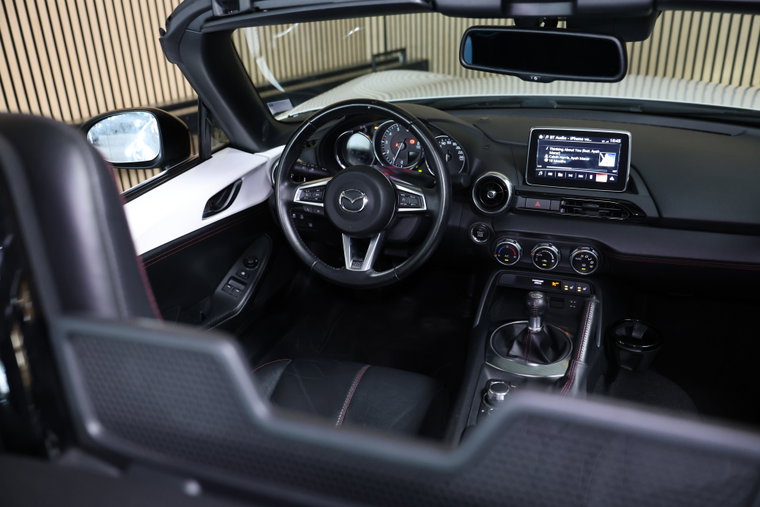 Vehicle Image 30