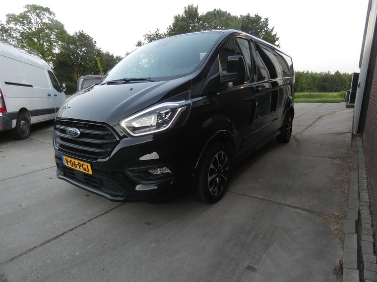 Vehicle Image 10