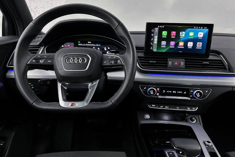 Vehicle Image 12