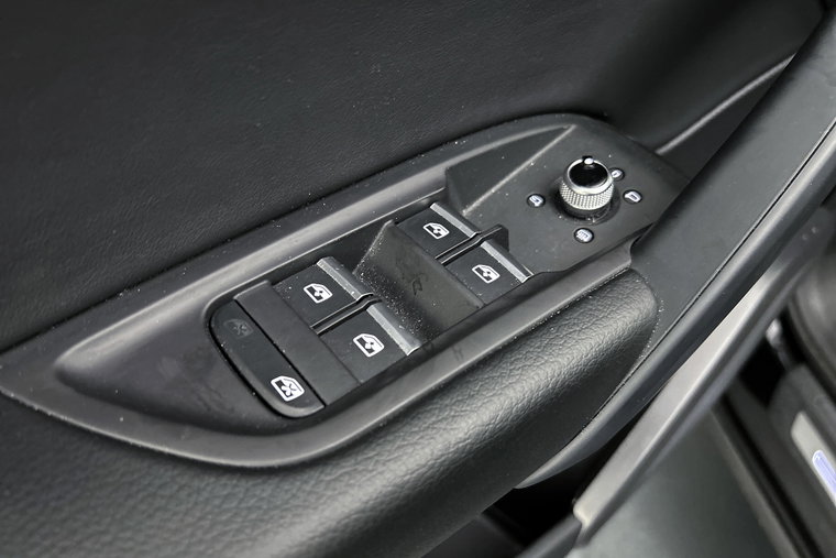 Vehicle Image 24