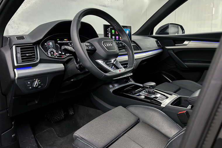 Vehicle Image 25
