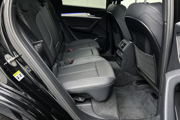 Vehicle Image 30