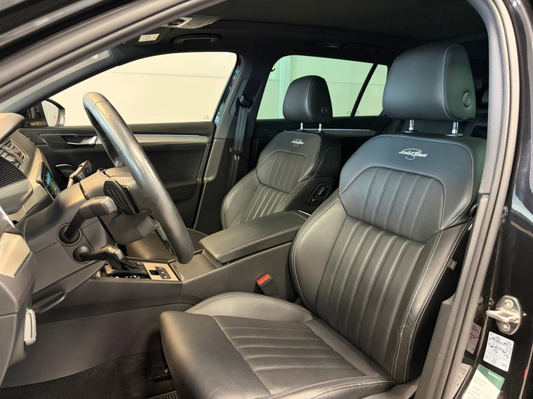 Vehicle Image 37