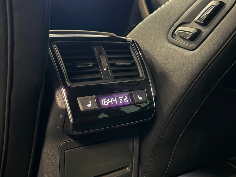 Vehicle Image 42