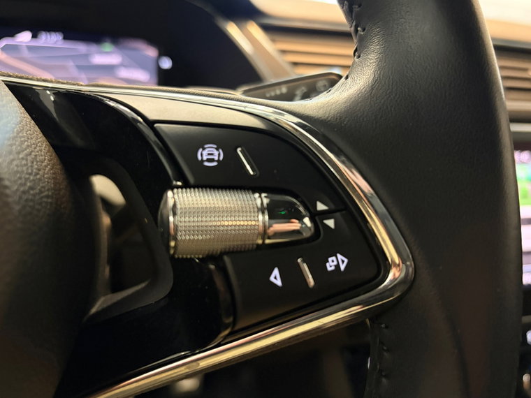 Vehicle Image 60