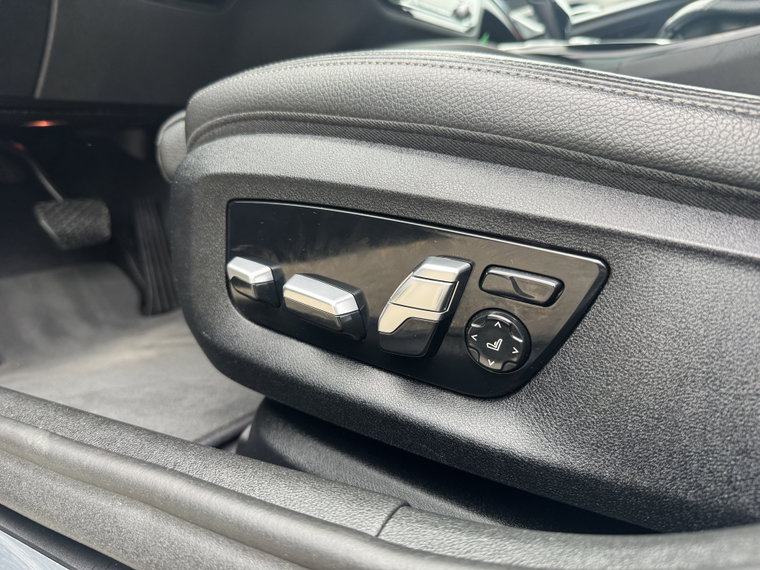 Vehicle Image 27