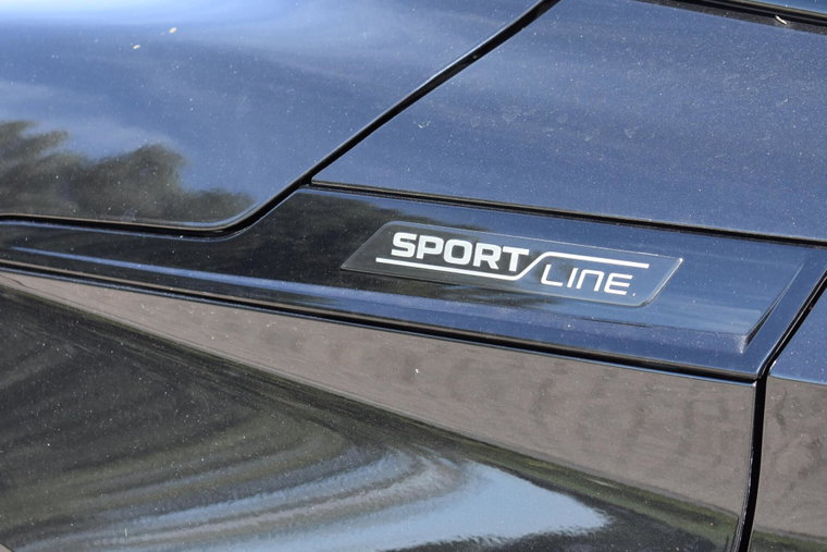 Vehicle Image 25