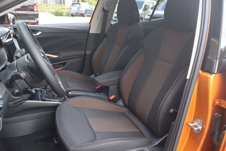 Vehicle Image 6