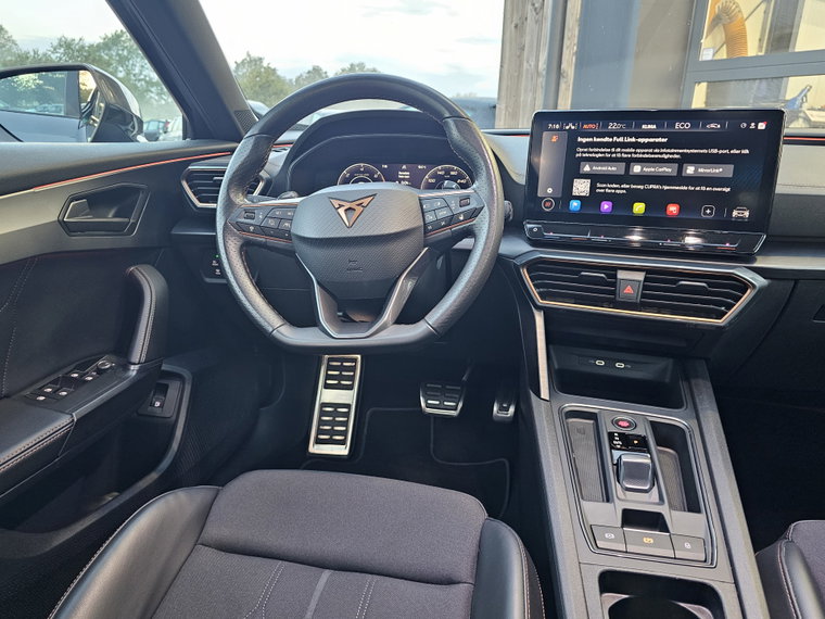 Vehicle Image 32