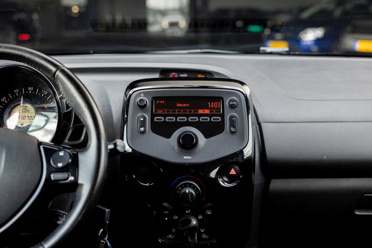 Vehicle Image 15