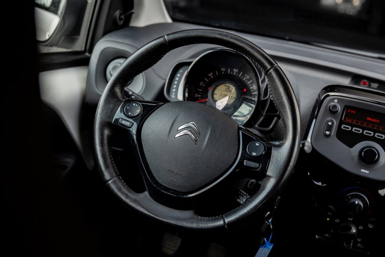 Vehicle Image 8