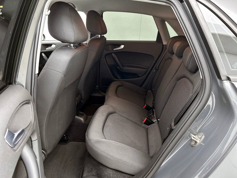 Vehicle Image 30