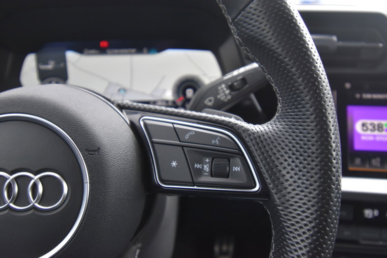 Vehicle Image 38