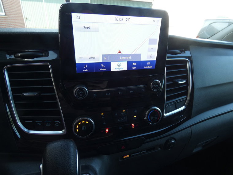 Vehicle Image 13