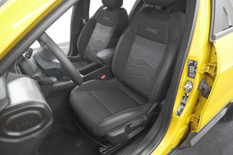 Vehicle Image 23