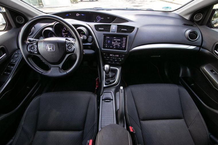 Vehicle Image 16