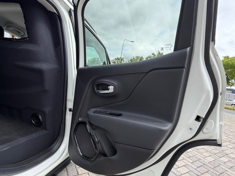 Vehicle Image 39