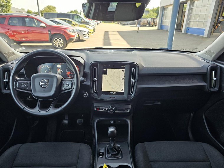 Vehicle Image 25