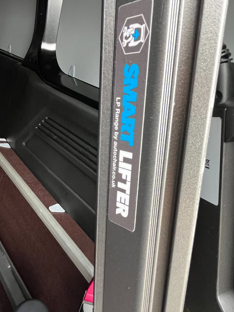 Vehicle Image 17