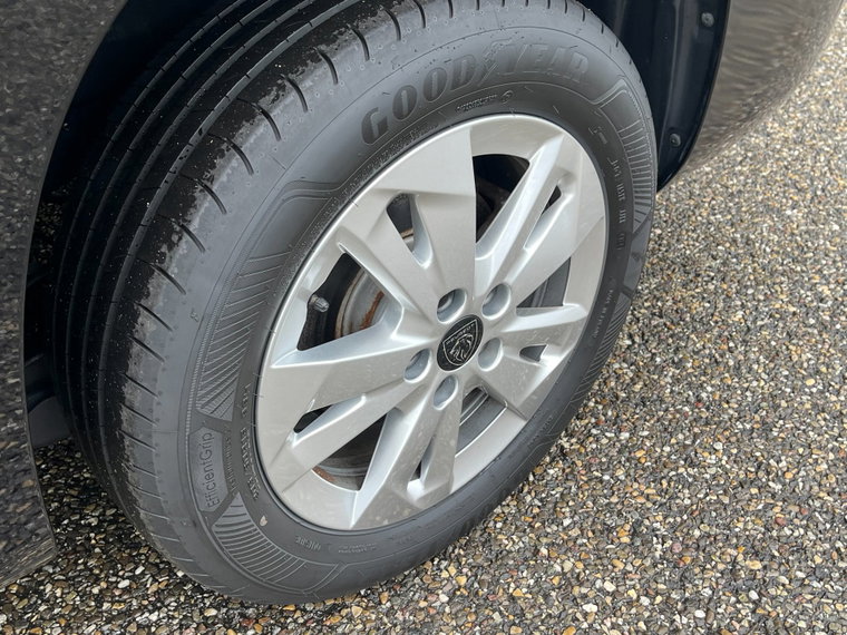 Vehicle Image 20