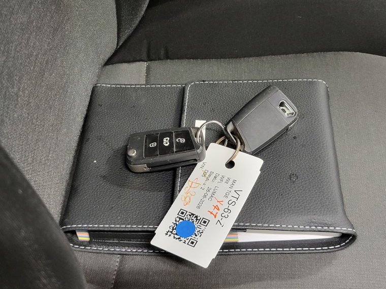 Vehicle Image 21