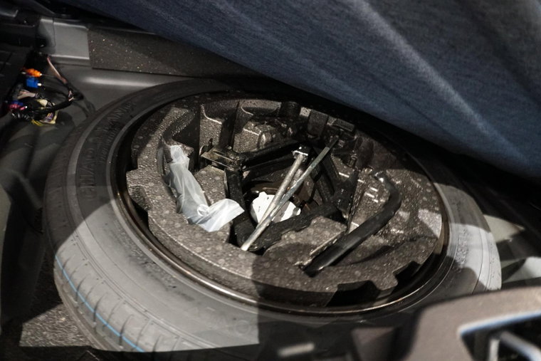 Vehicle Image 13
