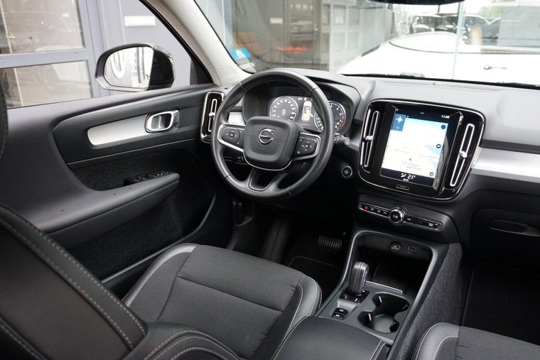 Vehicle Image 19