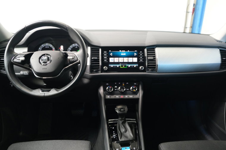 Vehicle Image 16