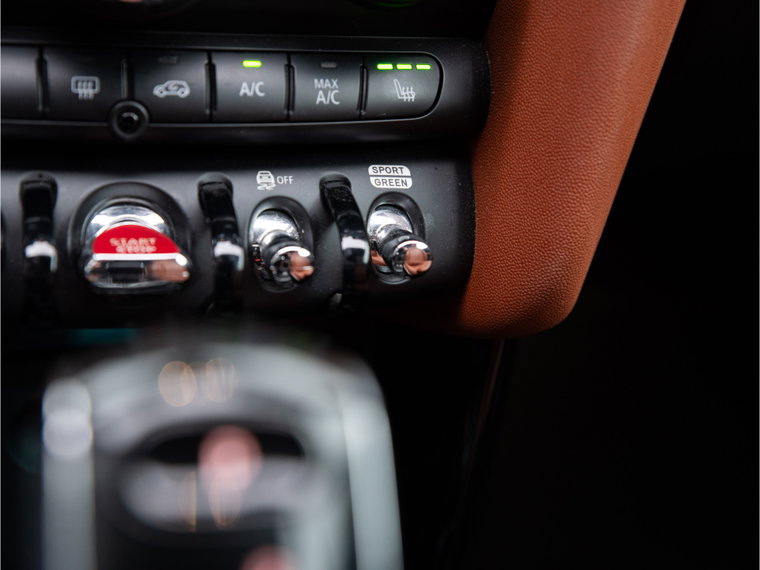 Vehicle Image 34