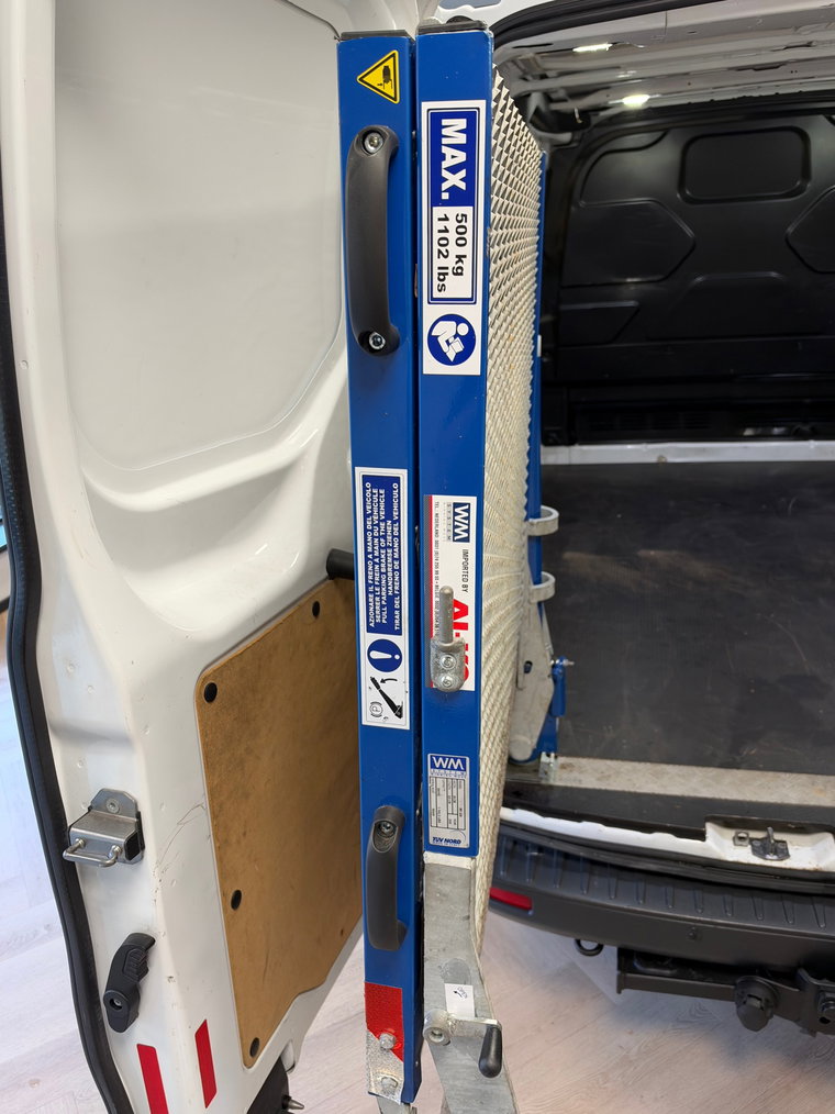 Vehicle Image 17