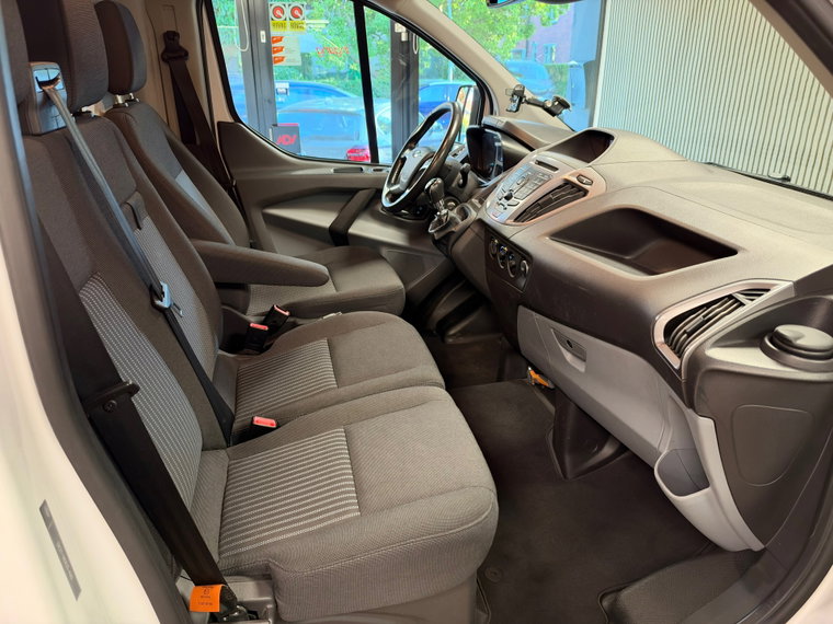 Vehicle Image 18
