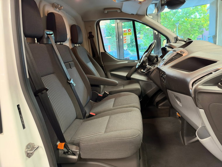 Vehicle Image 19