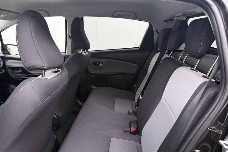 Vehicle Image 12