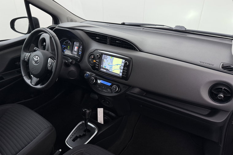 Vehicle Image 15