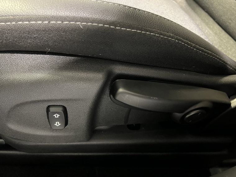 Vehicle Image 28