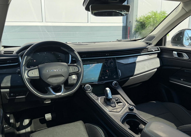 Vehicle Image 15