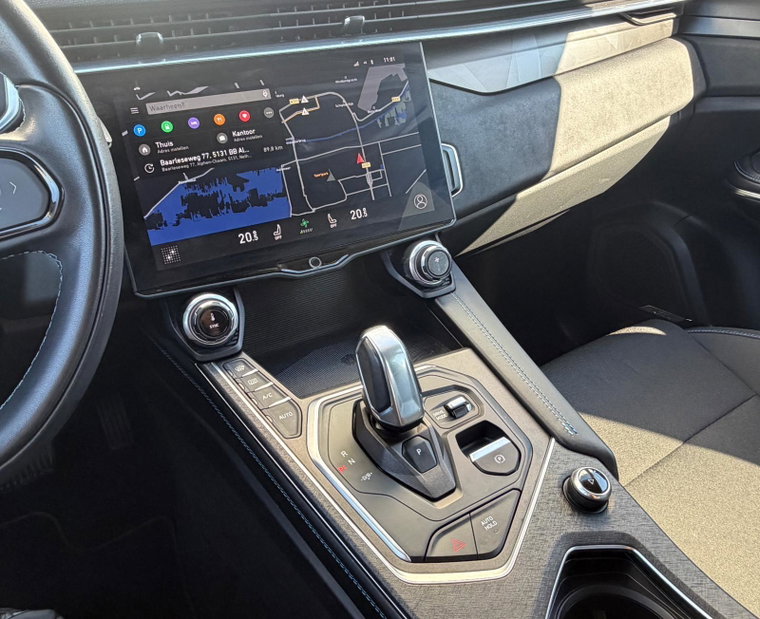 Vehicle Image 11