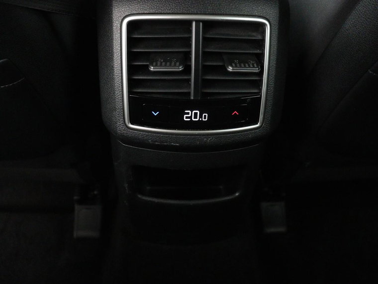Vehicle Image 29