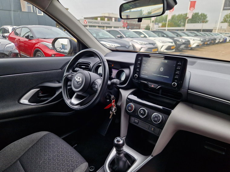 Vehicle Image 6