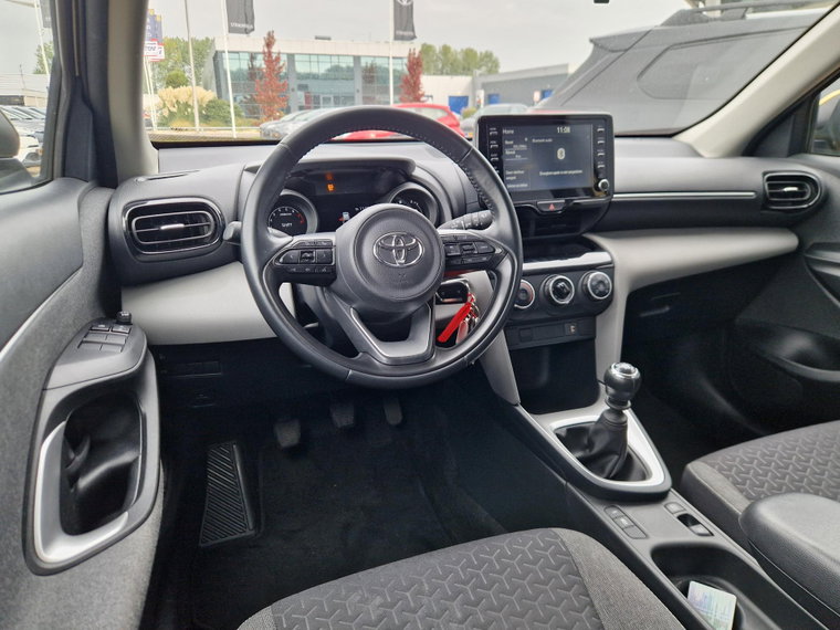 Vehicle Image 8