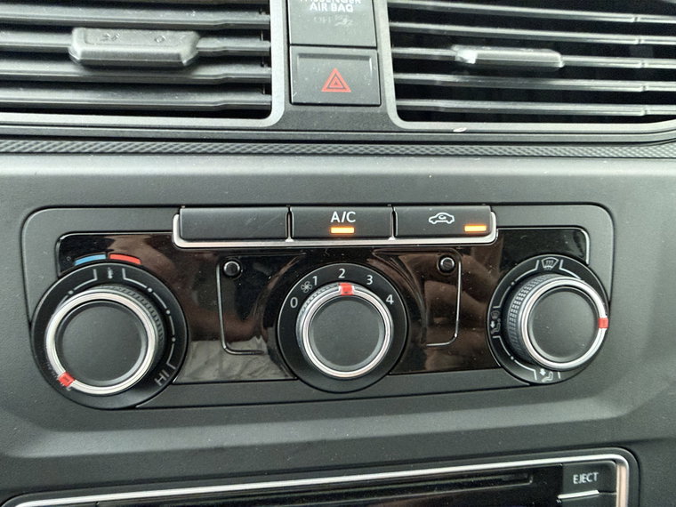 Vehicle Image 29