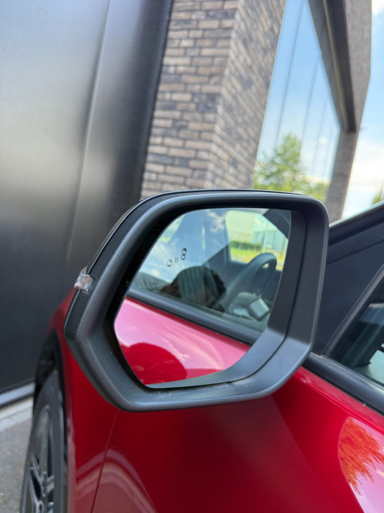 Vehicle Image 35