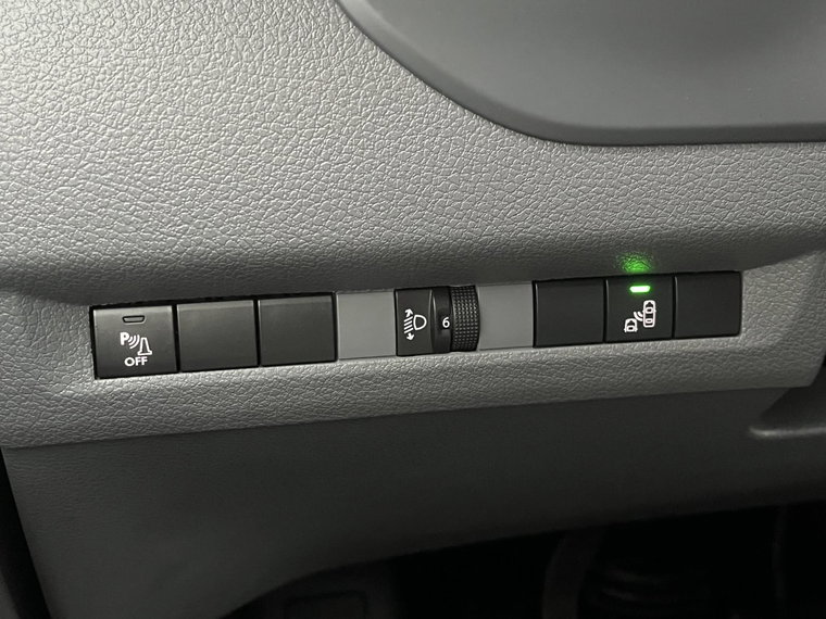 Vehicle Image 28