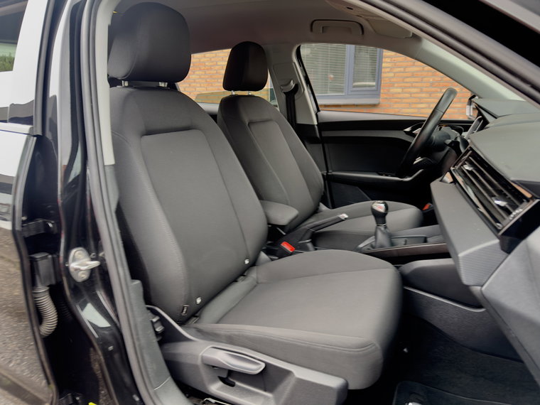Vehicle Image 21