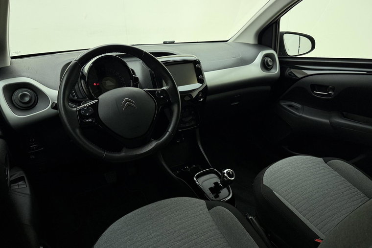 Vehicle Image 16