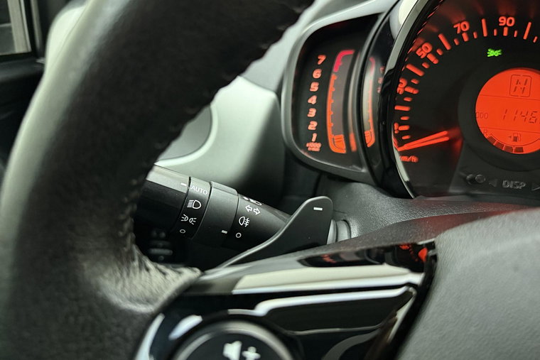 Vehicle Image 21