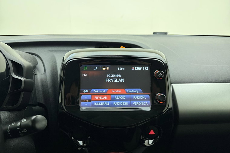 Vehicle Image 22