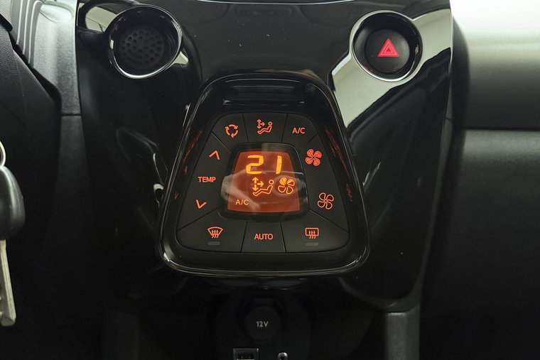 Vehicle Image 23
