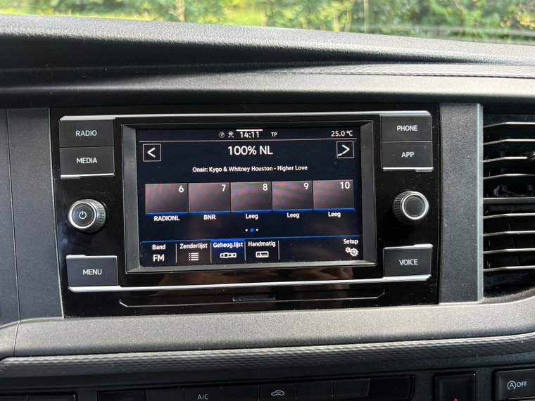 Vehicle Image 23
