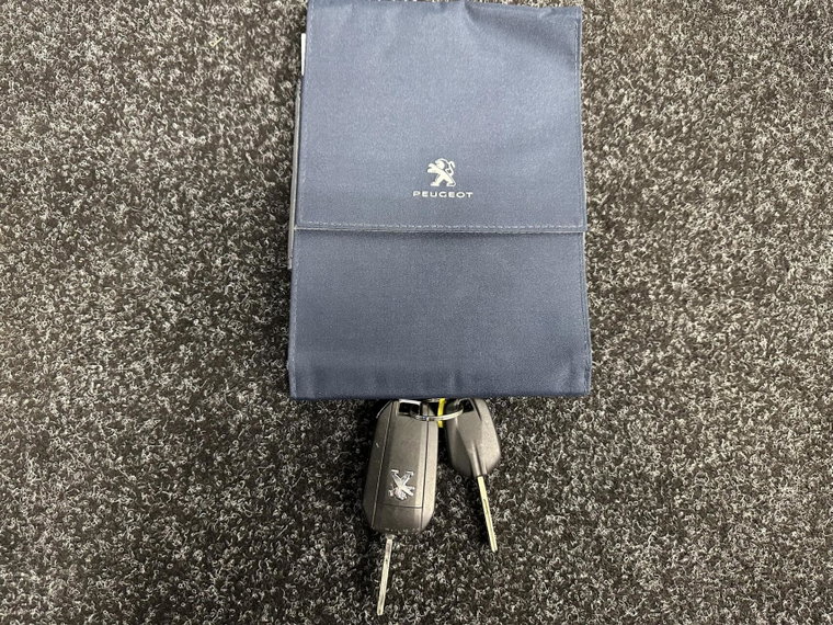 Vehicle Image 36
